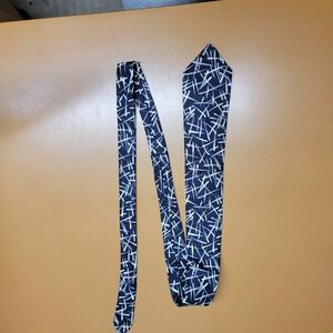 McGregor Navy Blue White Abstract Lines Necktie Mens Polyester Made in USA
